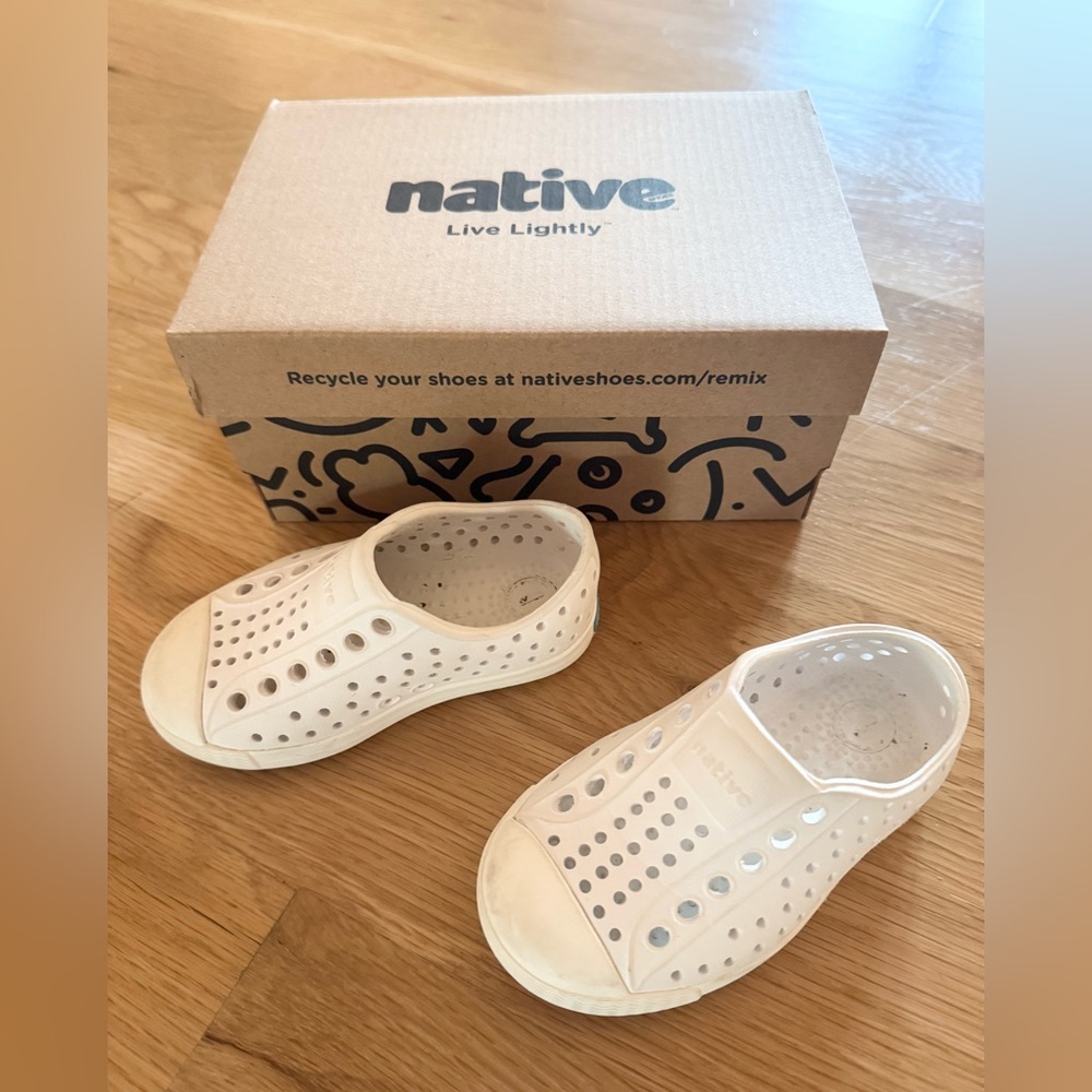 Native Jefferson Toddler Slip-On Shoes - size 5